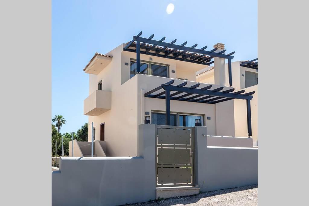 בית נופש Olea House 80m From The Sea *